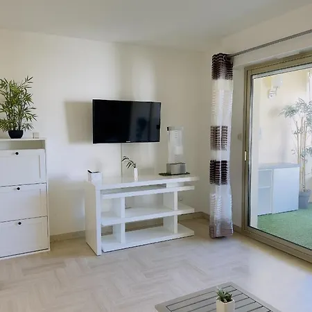 Studio Proche Centre Avec Terrasse Le Californie Cannes