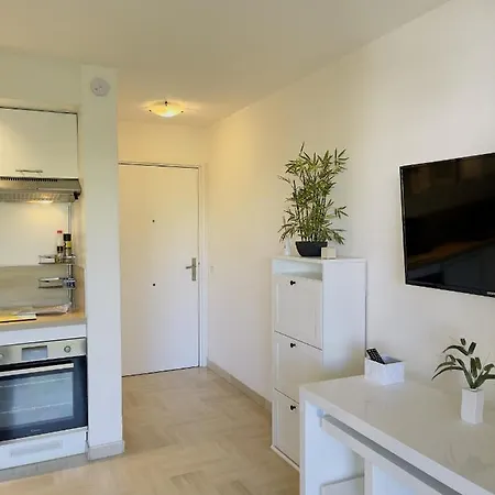 Studio Proche Centre Avec Terrasse Le Californie *