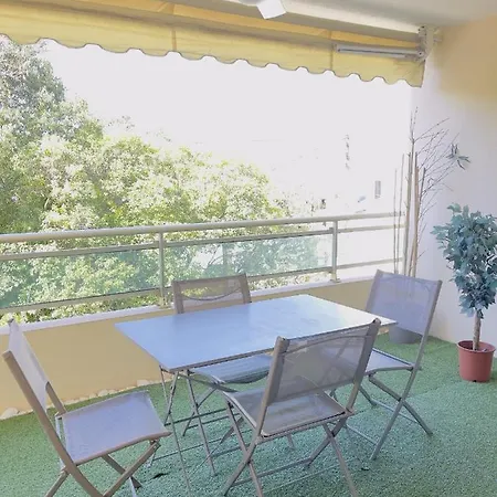 Appartement Studio Proche Centre Avec Terrasse Le Californie
